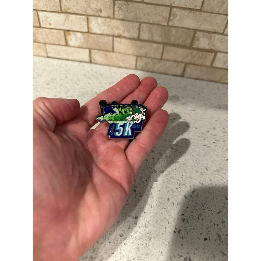 WDW RunDisney 2017 Marathon 5K Weekend Disney Pin